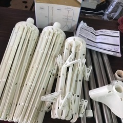 【お取引先決定】パラソルハンガー 3段　屋内用　コーナン　組み立て式　中古品です。の画像