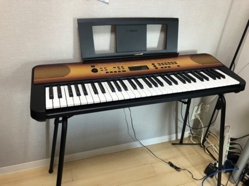 美品　YAMAHA 電子キーボード　スタンド付き　ヘッドホンアダプター付き