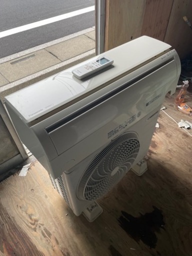 基本設置工賃込 Panasonicエアコン CS-255CJ-W 2015年製