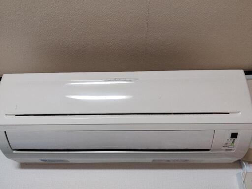 (受け渡し先確定)2011年製造　中古エアコン