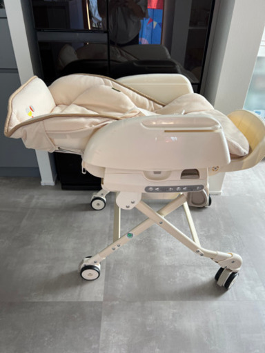 Combi コンビ ネムリラAT オートスウィングラック 電動ハイローチェア