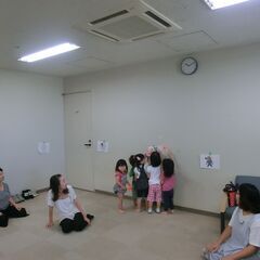 埼玉　ふじみ野　ワンコイン　イベント★　おやこでリズムえいご　敬老の日プレゼントも作れる - 育児