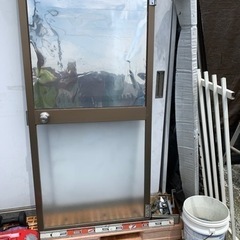 決まりました　アルミサッシ　ドア　中古