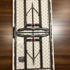 折りたたみテーブルの画像