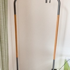 衣類ハンガーラックの画像