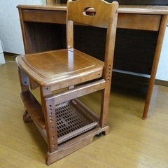 無料 学習机 ブックスタンド 学習椅子付き 3点セットの画像