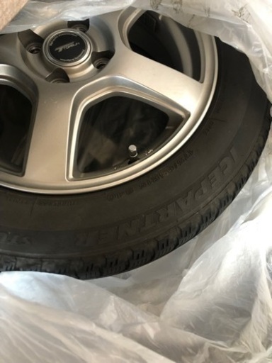 【緊急】ホイール付き　スタッドレスタイヤ　４本