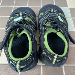 キッズKeenサンダル16cmの画像