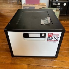 【無料です】オフィスチェスト　鍵付き　