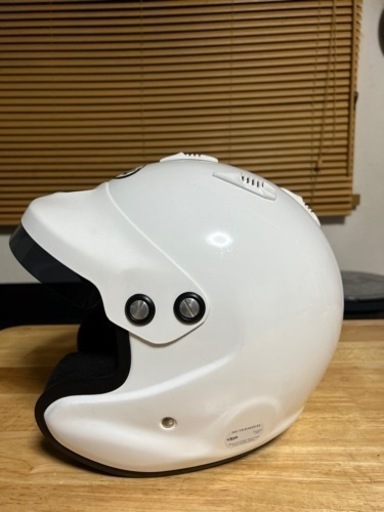 Arai アライ gp-j3 競技用ヘルメット　四輪ヘルメット　ハンスデバイス可