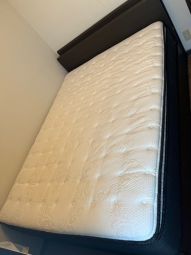 ダブルベッド　　ニトリ　【決まりました】