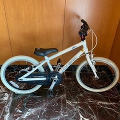 子供　ルイガノ　18インチ　自転車　ヘルメットつき