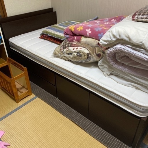 シングルベッド　引き出し宮付き