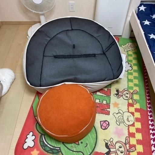 ビーズクッションオットマン付き