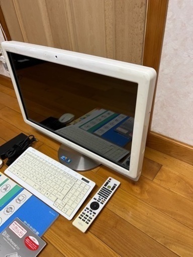 富士通 一体型パソコン 23型ワイド  Win10　ESPRIMO FH700／3AT