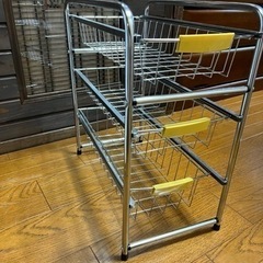 引き出し　メタルラック