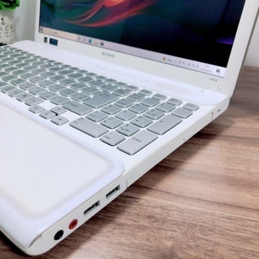 SSD絶対可愛い♡ハイスペVAIO♡爆速SSD♡ヒカリます⭐︎