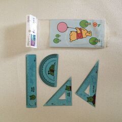 【値下げ】コンパスとPoohさんの筆箱一式と定規、三角定規&分度器のセットの画像