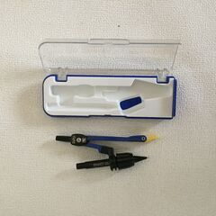 【値下げ】コンパスとPoohさんの筆箱一式と定規、三角定規&分度器のセットの画像