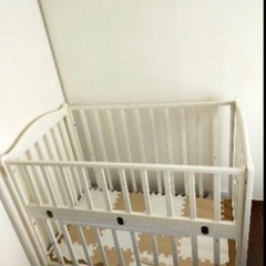ベビーベッドの画像