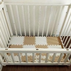 ベビーベッドの画像