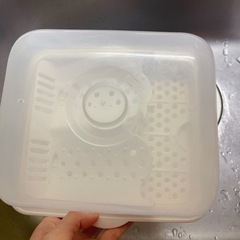 電子レンジ用　哺乳瓶消毒器の画像