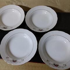 ✢0円✢ 洋皿4枚　（お話中）の画像
