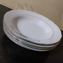 ✢0円✢ 洋皿4枚　（お話中）の画像