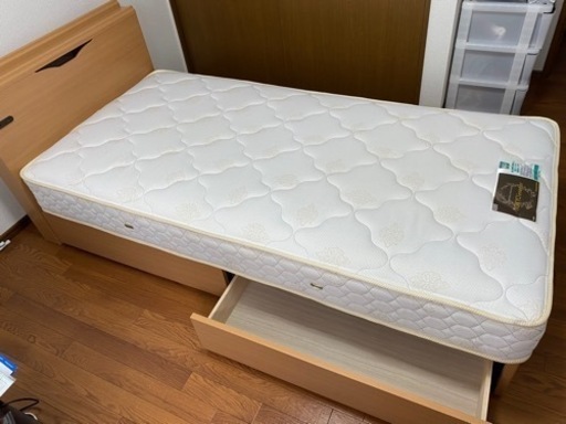 フランスベッドTI-905C 引き出し2つ・ライト・コンセント1口付き