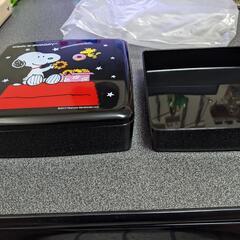 新品未使用。スヌーピーの重箱の画像