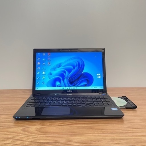 初心者様もすぐ使える設定済⭐️富士通⭐️Win11⭐️カメラWi-Fi テレワーク