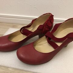 Pioneroの赤いパンプス（25cm）