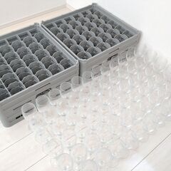 【 美品 】 食器洗浄機 ラック 2セット グラスラック 36仕切り ＆ ワイングラス 72個揃い  [ お引き取り場所 東京都 調布市 ] 近隣地域限定配送あり / 業務用 食器洗浄機の画像