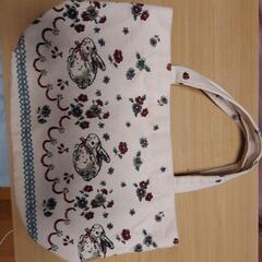 うさぎトートバッグとビーズの指輪