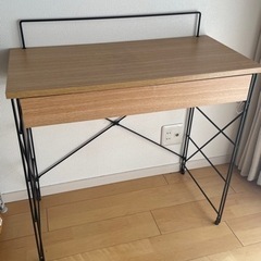 franfranのデスク・チェアのセットの画像