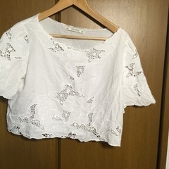 ZARA  花柄　レース風 ブラウス トップスの画像