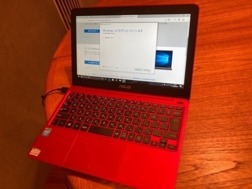【美品】ASUS EeeBook X205TA-B-RED