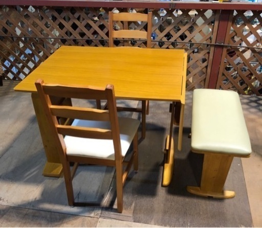 ⭐︎中古品　株式会社ティ・アイ・アイ　ダイニングテーブル4点セット　生活用品⭐︎