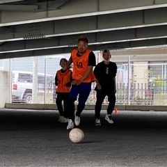 4日昼の11時からフットサルやりませんか⚽️