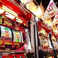 《シフト応相談》未経験歓迎♪パチンコ店のホールスタッフ☆正社員☆...