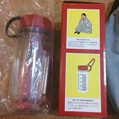 防災 非常持出 アルミブランケット ボトル ホイッスル ライト カラビナ 綿棒 エイトバン 糸ボタン安全ピン バッグの画像