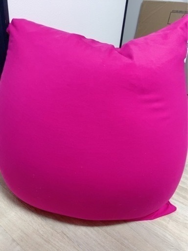 yogibo mini 赤いネックピローもお付けします。メッセージのやり取りが