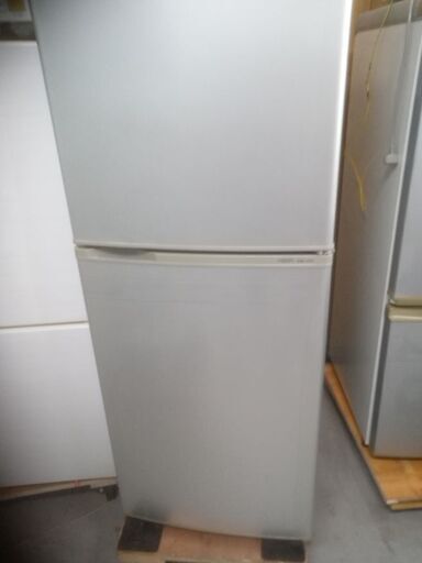 アクア冷蔵庫137 L 2012年製別館においてます