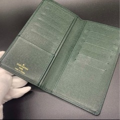 LOUIS VUITTON ルイヴィトン　ポルトバルールカルトクレディ　札入れ　タイガ　エピセア　【極美品】の画像