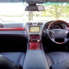 レクサスLS600ハイブリッド上位モデル【S-Iパッケージ】212ブラック・黒本革フルシート・マルチフルセグTV付ナビ・サンルーフ・クルコン…の画像