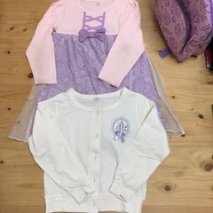 ♡Disneyプリンセスリュック♡服サイズ120の画像