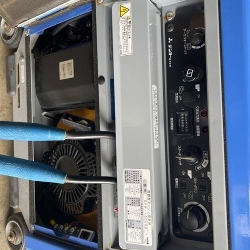 デンヨー防音型エンジン溶接機