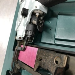 中古品△日立/Hitachi　釘打ち機/釘打機　常圧フロアネイラー/フロアタッカー　N3804AB3 の画像