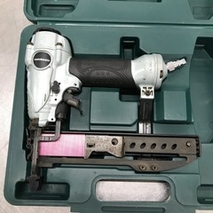 中古品△日立/Hitachi　釘打ち機/釘打機　常圧フロアネイラ...