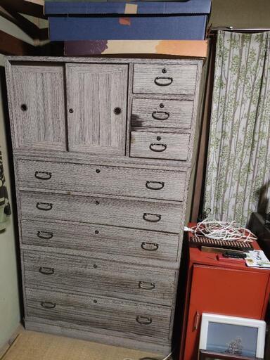 鏡台　桐タンス　机　茶道具　落語レコード、たばこケースセット、等古道具